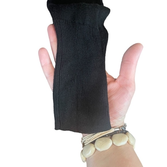 GUC Le Chateau Assymetrical black sweater with flowers, size medium. - Picture 2 of 12